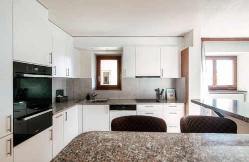 Gordola Apartment | Large lake view apartment near Locarno (Lilia Apt)