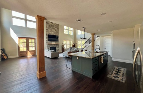 Jasper House | Large Living Minutes from Lake Sam Rayburn