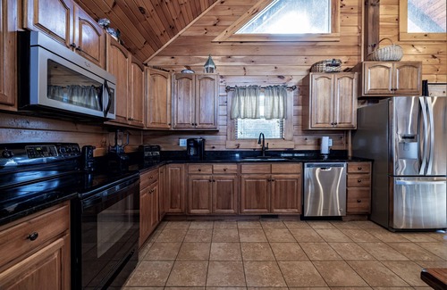 Stanley Cabin | Large Log Cabin Near Luray Shenandoah National Park Mountain View up to 30 GUEST