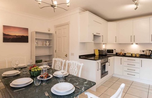 Chelsea Villa | Large London Apartment for rent Chelsea