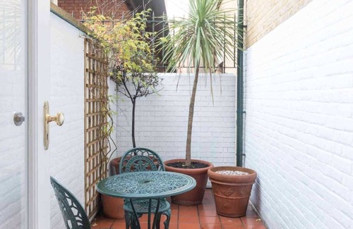 Chelsea Villa | Large London Apartment for rent Chelsea