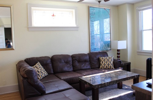 Lower East Side House | Large Lower East Side MKE flat (sleeps 10) near Brady Street & N Water Street
