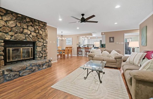 Mount Ida House | Large Luxurious 3/3 Lake Homen