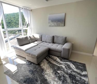 Portmore Apartment | Large Luxurious Beach Front at Bayfront Villa