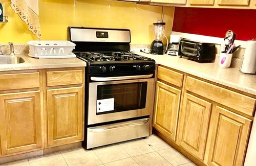 Cypress Hills Apartment | Large Luxury 1-Bedroom Apartment-One Block to Train
