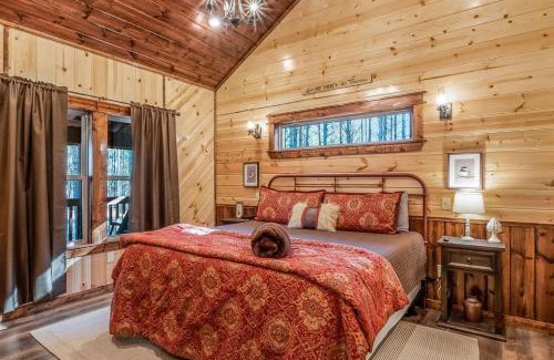 Broken Bow House | Large Luxury 2BR Cabin w Hot Tub Double Trouble was designed for fun comfort and memories minutes from buzzling Hochatown and beautiful Beaver Bend State Park