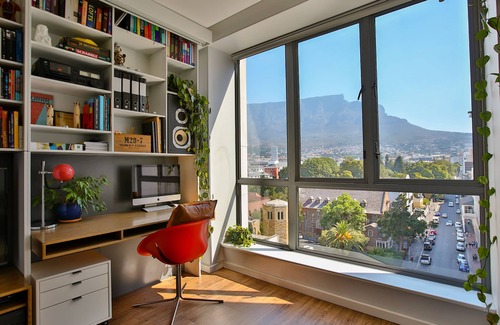 Cape Town City Centre Apartment | Large luxury apartment with stunning mountain views, swimming pool, gym, cinema