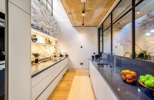 Holborn and Covent Garden Apartment | Large Luxury Contemporary Apt in Bloomsbury