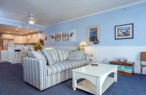 Midtown Ocean City Condo | Large luxury condo conveniently located on 45th street just steps from the beach