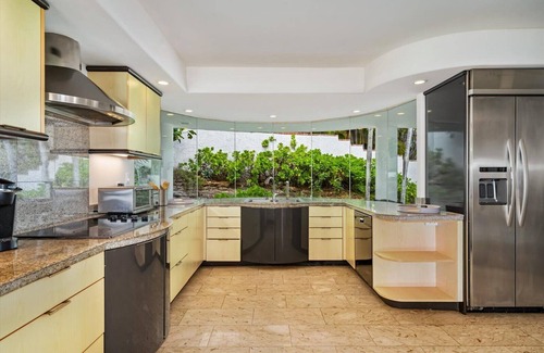Honolulu House | Large Luxury Home w/pool and Ocean Views. Special discounted rate March 2025