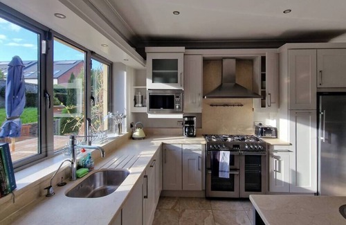 Dublin House | Large & magnificent house in landscaped gardens