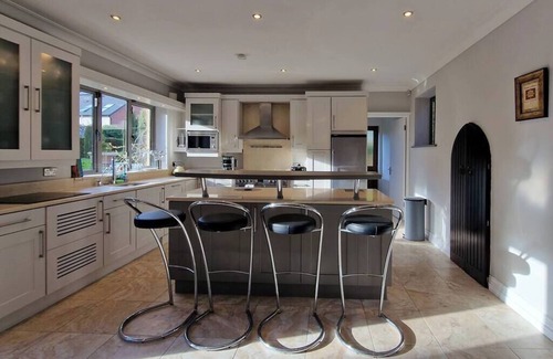 Dublin House | Large & magnificent house in landscaped gardens