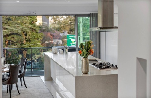 Arncliffe House | Large Mansion | Perfect for Groups | Minutes to Sydney Airport