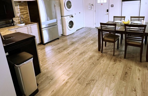Lowertown Apartment | Large, modern 2-bed flat with parking included