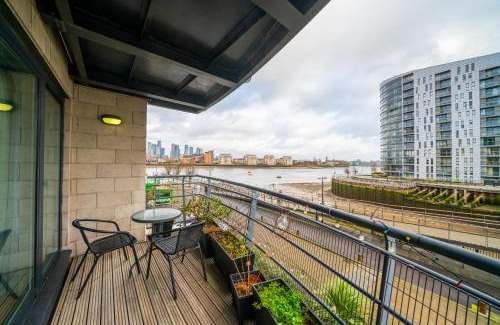 Greenwich West Apartment | Large Modern 2Bedroom 2Bathroom Apartment London Cutty Sark Greenwich Close to Canary Wharf, 02 - Perfect for long stay