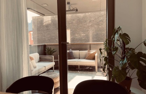 Hackney Apartment | Large, modern East London Apartment with two big balconies