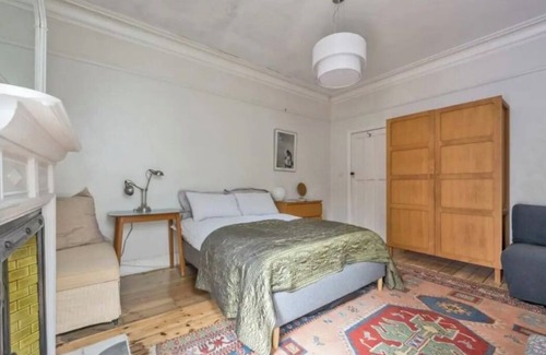 Chapel End House | Large, modern, Edwardian house in Walthamstow, E17, London.
