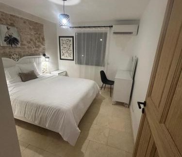Rochefort-du-Gard House | Large modern Provencal house - 12 people