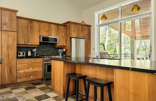 Grand Bend Cottage | Large Modern/Rustic Cottage-Walk to Private Beach