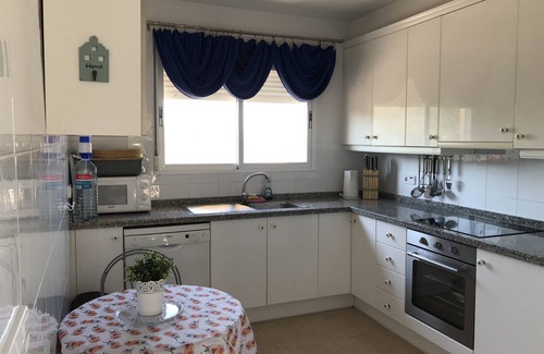 Peniscola Villa | Large Modern Villa, 3Bedroom with Swimming Pool Private Parking, WiFi,Air Conditioning