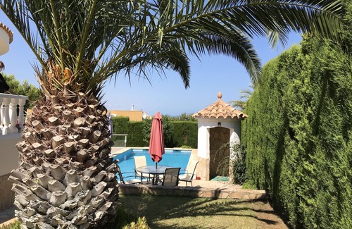 Peniscola Villa | Large Modern Villa, 3Bedroom with Swimming Pool Private Parking, WiFi,Air Conditioning