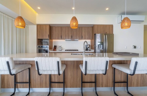 Puerto Vallarta Condo | Large New Beachfront Condo Downtown Puerto Vallarta Harbor 701 4 Bed & 4 Bath