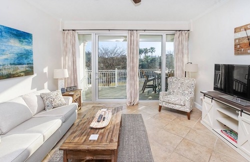 Rosemary Beach Condo | Large Newly Furnished 3 bedroom! Sleeps up To 8!