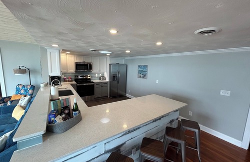 Cayuga House | Large Newly Remodeled Lake house right on the water. Sleeps 24+