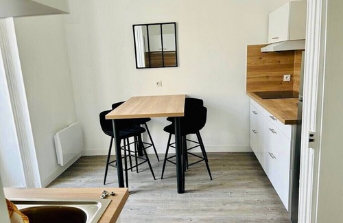 Laval Apartment | Large Newly renovated apartment in downtown Laval