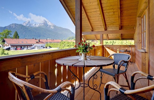 Stanggaß Apartment | large non-smoking apartment for 2-4 people, unobstructed mountain views