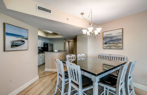 Myrtle Beach Condo | Large Oceanfront 4 Bed Corner Unit (5th Floor) - by Luxury Beach Rentals