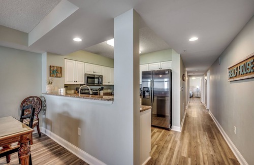Myrtle Beach Condo | Large Oceanfront w/Huge Wrap Around Corner Balcony - by Luxury Beach Rentals
