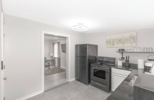 Fruitland Park Apartment | Large one-bedroom with king-sized bed in beautiful Fruitland Park
