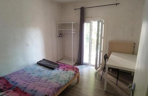 Aiguelongue House | Large Peaceful Room