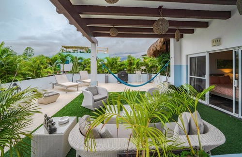 Gonzalo Guerrero Apartment | Large Penthouse with Private Pool in Quadra Alea - Muuyal 302