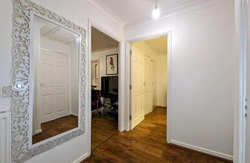 Victoria Apartment | Large, plant filled flat with balcony
