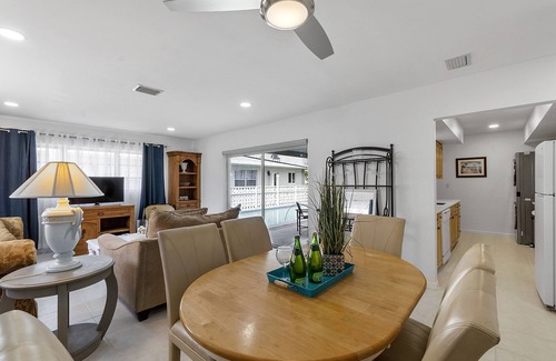 Cypress Point Apartment | Large Poolside 1 bedroom with laundry