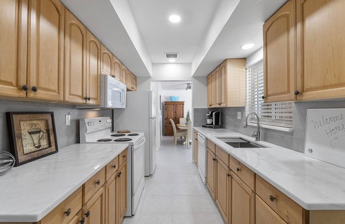 Cypress Point Apartment | Large Poolside 1 bedroom with laundry