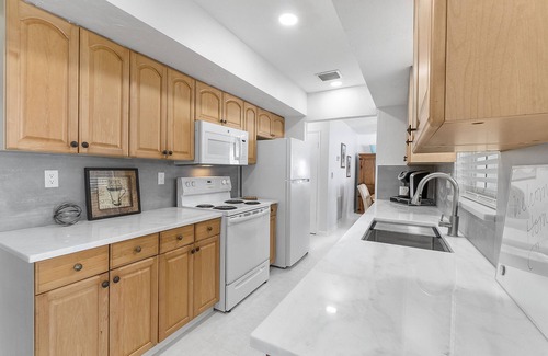 Cypress Point Apartment | Large Poolside 1 bedroom with laundry
