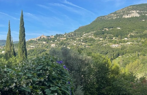 Tourrettes-sur-Loup Villa | Large Private Villa - Pool, Tennis, New Aircon, w/8 bedrooms