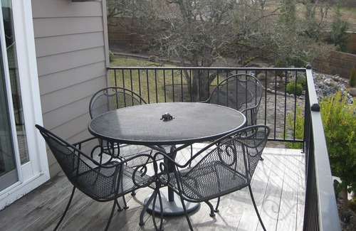 Medford House | Large Private Carriage-House Retreat with Amazing Views