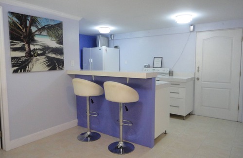 Fort Lauderdale House | LARGE Private Guest House on Waterfront Estate - Kayak+Bike+Fish+Outdoor Lounge