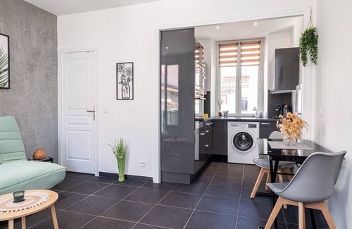 Nice Apartment | Large & Quiet 1 Bdr at Nice Port