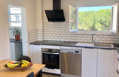Sud Apartment | Large, quiet apartment with parking in Aix-en-Provence