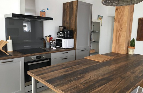 Le Gua House | Large, quiet house with swimming pool for vacations with friends and family