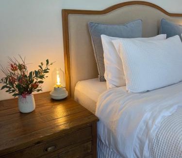 Grays Point Bed & Breakfast | Large Riverside Studio Retreat