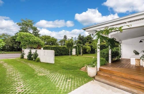 Clunes House | Large romantic 4 bed weatherboard home in charming Clunes, Byron Bay Hinterland
