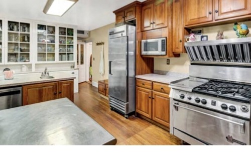 Warrenton House | Large Room Facing the Manor Lawn
