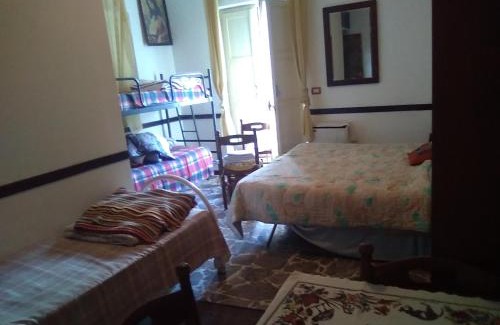 Taormina House | Large Room For five people