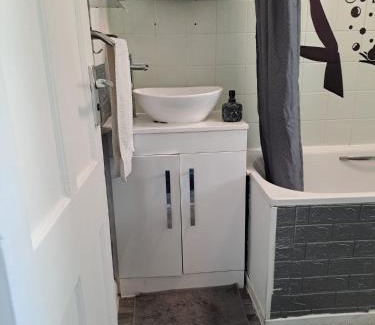 Coldharbour House | Large Room in a Shared House - Brixton London
